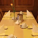 Petzengarten بيت ضيافة 4*