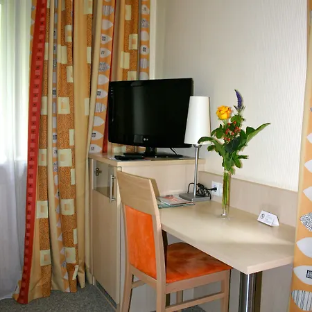 Petzengarten Konukevi 4*