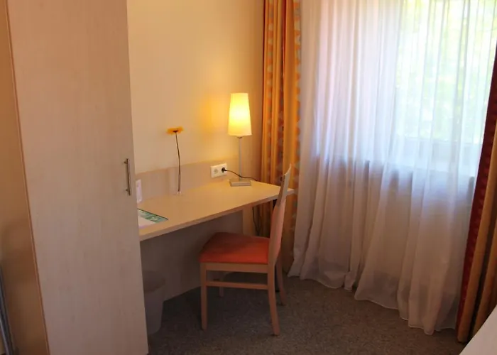 Petzengarten بيت ضيافة 4*